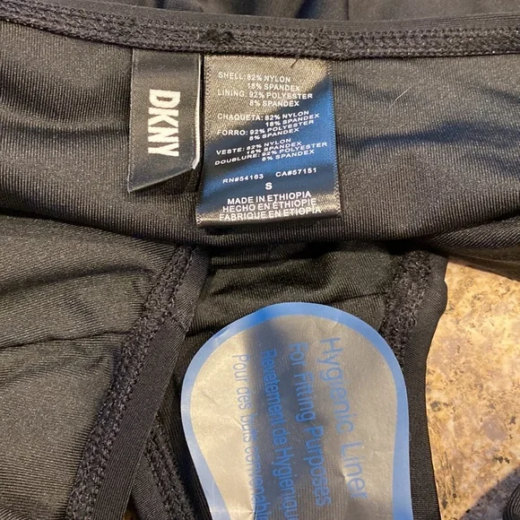 NWT DKNY Black 2 Piece Tankini Removable Soft Cups Small Full Coverage Bottom - Picture 7 of 15